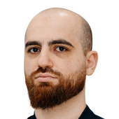 Яралиев Илкин Самандарович, стоматолог-терапевт