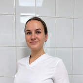 Загуменнова Елена Романовна, стоматолог-хирург