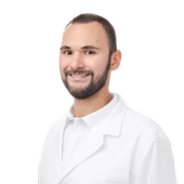 Беджанян Артур Сергеевич, стоматолог-терапевт