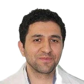 Атаджанян Ренат Мелсович, стоматолог-терапевт