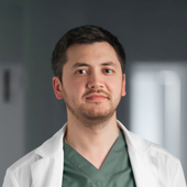 Султанбаев Артур Уралович, пластический хирург