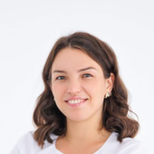 Максимова Алёна Олеговна, стоматолог-хирург