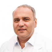 Дарбинян Армен Ильич, стоматолог-хирург