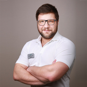 Маслихин Владимир Валерьевич, стоматолог-терапевт
