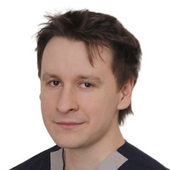 Цехмистров Евгений Сергеевич, стоматолог-терапевт