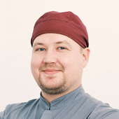 Королев Артем Сергеевич, стоматолог-хирург