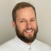 Селезнев Василий Андреевич, пластический хирург