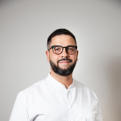 Манукянц Константин Витальевич, стоматолог-ортопед