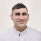 Ахунц Артур Валерьевич, стоматолог-терапевт