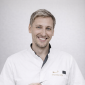 Шумилов Павел Владимирович, стоматолог-терапевт