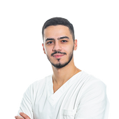 Уснунц Айк Романович, стоматолог-хирург