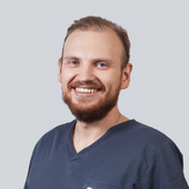 Пыстогов Виктор Владимирович, стоматолог-хирург