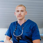 Титух Илья Сергеевич, стоматолог-терапевт
