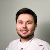 Кашанов Мурат Ранифович, стоматолог-хирург