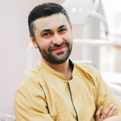 Бугов Азамат Ауесович, челюстно-лицевой хирург