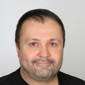 Абгарян Армен Ваникович, стоматолог-хирург