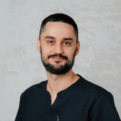 Бардаков Евгений Викторович, стоматолог-хирург