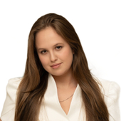 Попова Алина Михайловна, стоматолог-терапевт