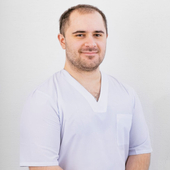 Осипян Абрам Вячеславович, стоматолог-хирург