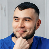 Вазиров Альберт Ратмилович, стоматолог-хирург