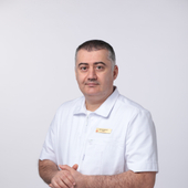 Адян Ваган Суренович, стоматолог-терапевт