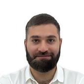 Якубов Ян Марикович, стоматолог-терапевт