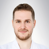Прохода Евгений Евгеньевич, пластический хирург