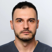 Мангасарян Рафаэль Сергеевич, стоматолог-хирург