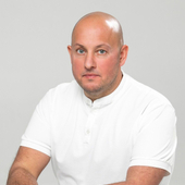 Сучанов Юрий Геннадьевич, стоматолог-хирург