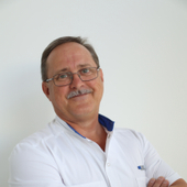 Стародубцев Анатолий Вячеславович, стоматолог-хирург