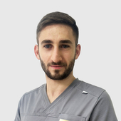Андриясов Владимир Артурович, стоматолог-хирург