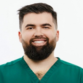 Акболатов Имран Исраилович, стоматолог-терапевт