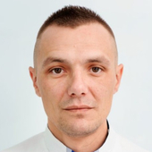 Алябьев Евгений Михайлович, стоматолог-терапевт