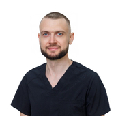 Денисов Василий Сергеевич, стоматолог-терапевт