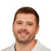 Жуков Денис Валериевич, стоматолог-хирург