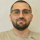 Магомедов Амир Исламович, стоматолог-терапевт