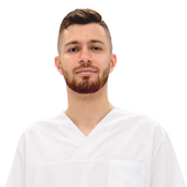 Акопян Ваге Гагикович, стоматолог-хирург