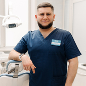 Гамбаров Эльнур Эльмирович, стоматолог-хирург