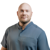 Брусницын Дмитрий Андреевич, стоматолог-хирург