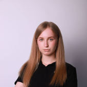 Ильмиева Лариса Тимуровна, стоматолог-хирург