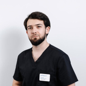 Чагаров Артур Ахматович, стоматолог-хирург