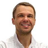 Щеглюк Денис Юрьевич, стоматолог-терапевт