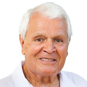 Семенюк Владимир Михайлович, стоматолог-ортопед