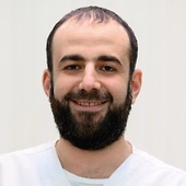 Гаспарян Атом Артакович, стоматолог-хирург