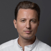 Краюшкин Игорь Алексеевич, пластический хирург