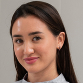 Янбухтина Камилла Эдуардовна, стоматолог-терапевт