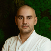 Запорожец Кирилл Владимирович, стоматолог-хирург