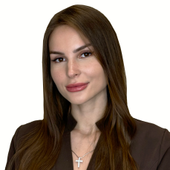 Курцева Диана Денисовна, врач-косметолог