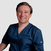 Арестов Дмитрий Сергеевич, стоматолог-терапевт