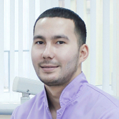 Сороковский Артём Анварович, стоматолог-терапевт